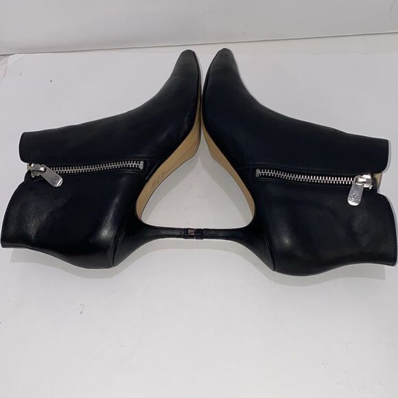 Adrienne Vittadini Senji Women's Black Leather Booties Dual Zipper Size 8 - Picture 11 of 16